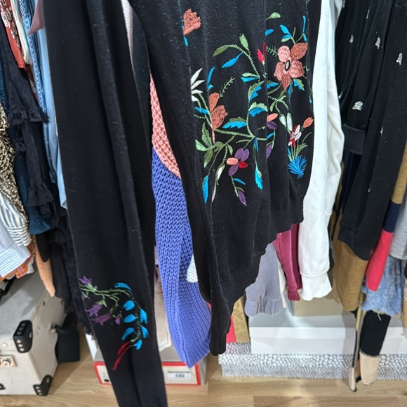 Flowery Embroidery Sweater - Picture 2 of 3